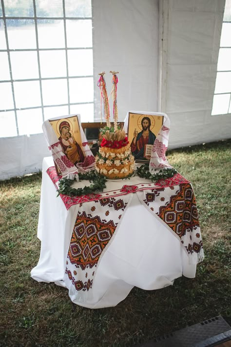 Korovai on display at the reception Ukrainian Wedding Aesthetic, Korovai Wedding Cake, Eastern European Wedding, Romanian Wedding Traditions, Russian Orthodox Wedding, Ukrainian Wedding Traditions, Polish Wedding Traditions, Vineyard Party, Slavic Wedding