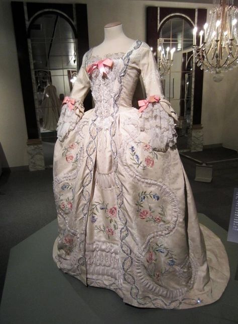 martie antionette clothing | Marie Antoinette's Dress ♪♫ | Magical Marie! Marie Antoinette Dresses, 18th Century Dresses, 1700 Fashion, Historical Gowns, Antoinette Dress, 18th Century Dress, Rococo Fashion, 18th Century Costume, 18th Century Clothing