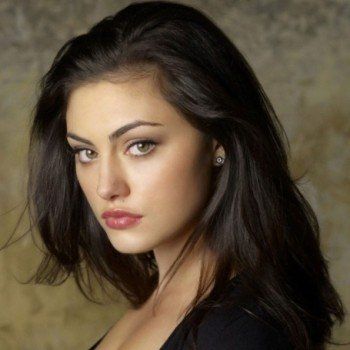 Phoebe Tonkin Net Worth|Wiki,bio,earnings, movies, tv Shows, career, relationship Phoebe Tonkin H2o, Vampire Diaries And The Originals, Elizabeth Gillies, Phoebe Tonkin, French Quarter, The Vampire Diaries, Vampire Diaries The Originals, Famous Women, I Left