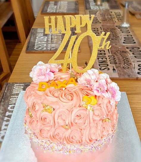 Happy 40th birthday Daxa #vegan #40thbirthday #cake #veganbirthdaycake #40 #daxa #vegancake Vegan Birthday Cake, Birth Day, Buttercream Cakes, Happy 40th, Happy 40th Birthday, Happy Birth, Vegan Cake, Buttercream Cake, 40th Birthday