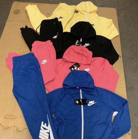 Women's Nike Jogging Sets Nike Set Outfits, Nike Set Outfits Women, Nike Suit, Nike Jogging Suits, Nike Sweat Suits, Nike Sets, Sweat Suits Women, Nike Jogger, Nike Set