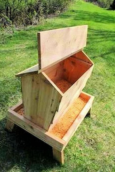 Deer Feeder Plans, Deer Feeder Diy, Reban Ayam, Pig Feeder, Deer Food, Deer Feeders, Food Plot, Chicken Feeders, Chicken Feeder