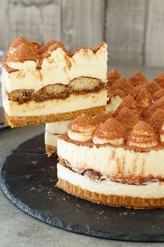 Tiramisu Cake Recipe, Banana Cream Cheesecake, Tiramisu Cheesecake, Lemon Blueberry Cheesecake, Banana Pudding Cheesecake, Cheesecake Recipes Classic, Tiramisu Dessert, Baked Cheesecake Recipe, Dessert Simple