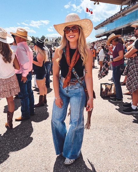 Cute Rodeo Outfits, Stampede Outfit, Casual Western Outfits, Western Summer Outfits, Country Fall Outfits, Punchy Outfits, Cute Western Outfits, Country Outfits Women, Nfr Outfits