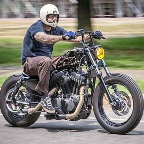 Iron_on_wheels on Instagram: “Iron_on_wheels#bobber #harleydavidson #chopperlife #ironhead #shovelhead #japanstyle #Choppertown #streetchopper #Kickstart #evolution…” Panhead Bobber, Harley Davidson Custom Bike, Hd Sportster, Sportster Chopper, Honda Scrambler, Sportster Iron, Sportster Bobber, Tracker Motorcycle, Old School Chopper