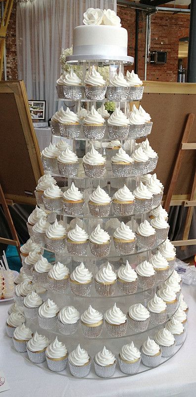 White Wedding Cupcake | Heavenly Cupcakes | Flickr White Wedding Cupcakes, Wedding Cake And Cupcakes, Wedding Cupcake Display, Cupcake Table, Cupcake Tower Wedding, Cupcake Towers, Cake Tower, Design Humor, Wedding Cake Pictures