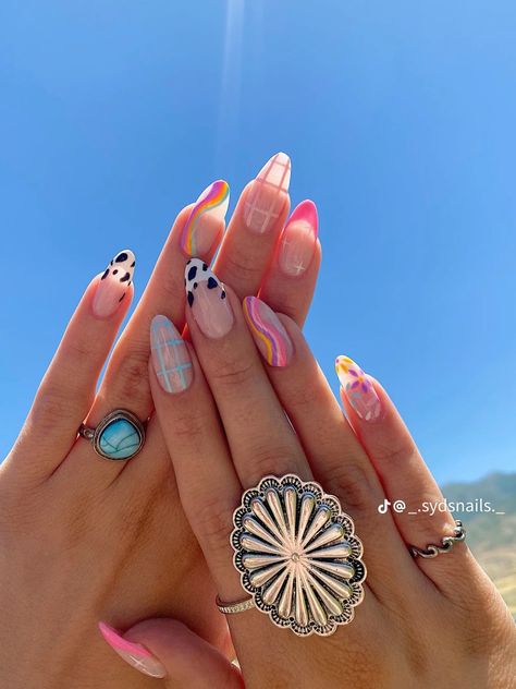 Fun Colourful Nails, Ibiza Nails Summer, Summer Festival Nails, Mexico Nails Designs, Festival Nails Summer, Festival Nail Art, Music Festival Nails, Hello Nails, Romantic Nails