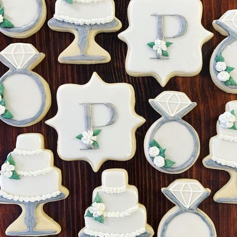 Custom Wedding Cookies, Wedding Cookies Decorated, Dress Cookies, Wedding Dress Cookies, Succulent Cupcakes, Anniversary Cookies, Engagement Cookies, Bridal Cookies, Cookies Wedding