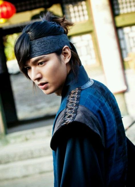 Lee min ho as General Choi Young in Korean series "Faith" or A.K.A "The great doctor" Lee Min Ho Faith, Kim Hee Sun, The Great Doctor, Lee Min Ho Photos, Boys Over Flowers, Min Ho, Kdrama Actors, Korean Celebrities, Asian Actors