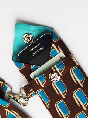 Necktie Purse, Mobile Purse, Necktie Quilt, Smartphone Bag, Necktie Crafts, Tie Ideas, Old Ties, Tie Crafts, Tie Quilt