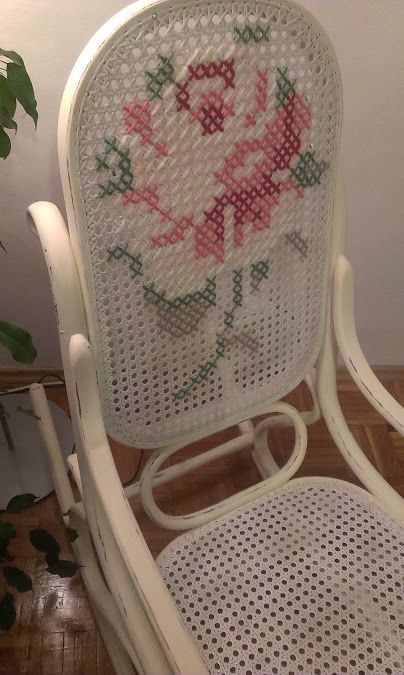 Embroider Couch, Embroidered Bookshelf, Cross Stitch Couch Repair, Cross Stitch Chair, Chair Embroidery, Unique Cross Stitch, Antique Booth Ideas, Dream Craft Room, Hand Work Embroidery