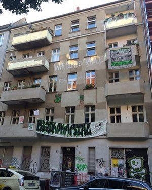 Friedel Strasse 54 in Neukölln, Berlin. The Hood Aesthetic, Hood Aesthetic, Environment Protection, Build Inspiration, Social Environment, Blood Brothers, Berlin City, Thug Life, Grand Theft Auto