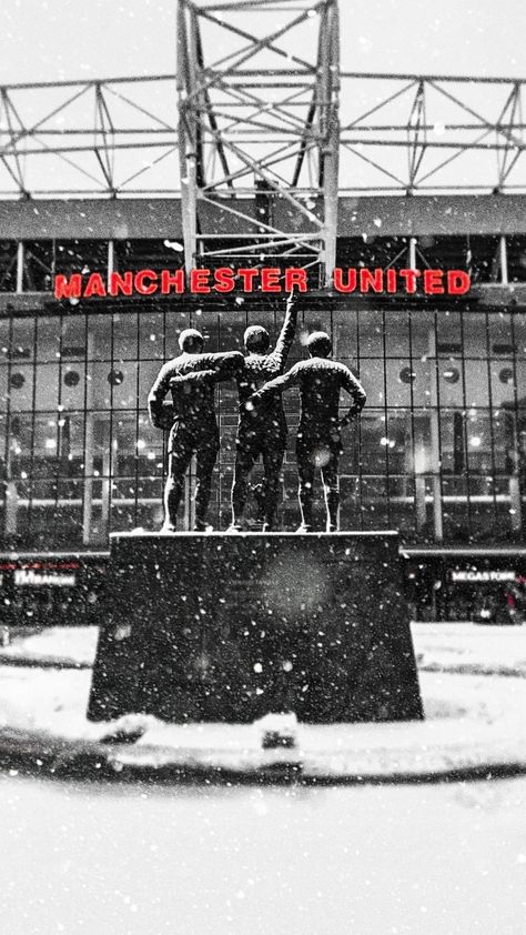 Old Trafford Tattoo, Manchester United Tattoo, Mufc Poster, Manchester United Wallpapers Iphone, Soccer Wallpaper, Manchester United Art, Manchester United Old Trafford, Arsenal Wallpapers, Manchester United Logo