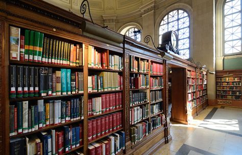 Boston Library, Library Assistant, Beautiful Libraries, Research Assistant, Building Renovation, Reading Nooks, Boston Public Library, Bookish Things, Free Yoga