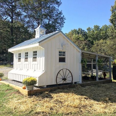 Roof Cupola, Cluckingham Palace, Nashville Chicken, Feed Room, Portable Chicken Coop, Chicken Coup, Coop Design, Best Chicken Coop, Chicken Coop Designs