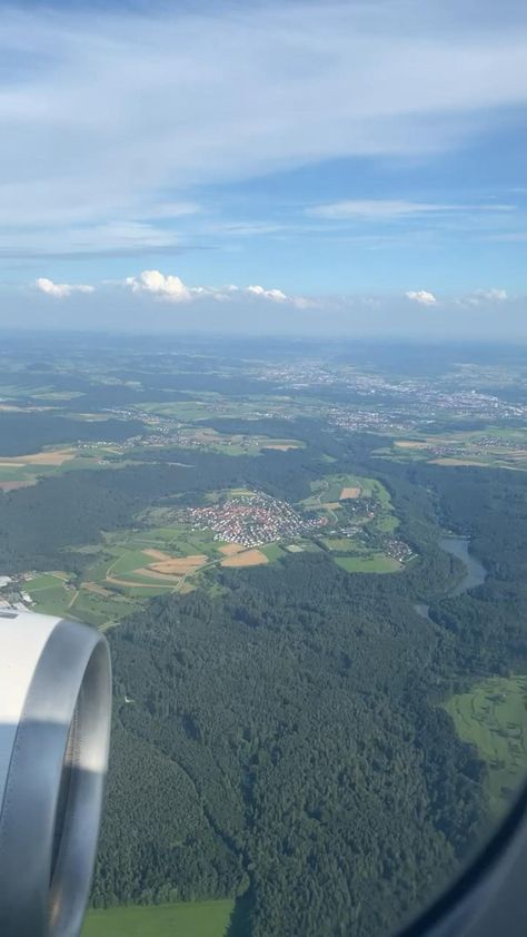 Video Perjalanan Aesthetic, Airplane Prank, Pesawat Aesthetic, Aesthetic Airplane Window, Travel Aesthetic Airplane, Plane Window View, Aesthetic Airplane, Perjalanan Kota, Airplane Window View