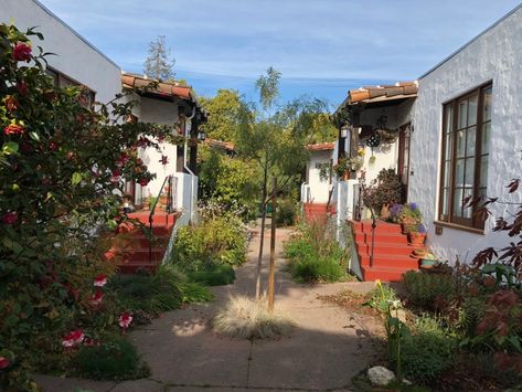 Bungalow Court, House Community, Motor Court, Vintage Homes, Little Cottages, Tiny House Community, Living In Colorado, Living Vintage, Master's Degree