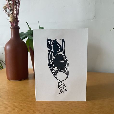 🌱 Need a gift for the nature lover in your life? I’ve just added a selection of hand printed greetings cards to my shop! ✉️ They’re blank inside and can be packaged with a blank envelope, ready for you to write your own message! 🖼️ Or, they can be framed and displayed at home as a piece of original artwork! #lino #linoprint #linoprinting #linocutting #linocutprint #linocutprinting #printmaking #natureart #oceanart #houseplant #seaweed #shark #mermaidspurse #mushrooms #oceanlover #art #art... Mermaids Purse, Shark Egg, Mermaid Purse, Purse Design, Lino Printing, Greeting Card Handmade, Linocut Art, Print Greeting Cards, Card Handmade