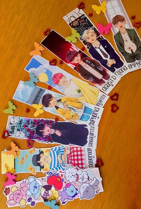 Bts Bookmarks, Disney Kızları, Photo Session Outfits, Bts Diy, Bookmark Crochet, Image Halloween, Theme Harry Potter, Creative Bookmarks, Kpop Diy