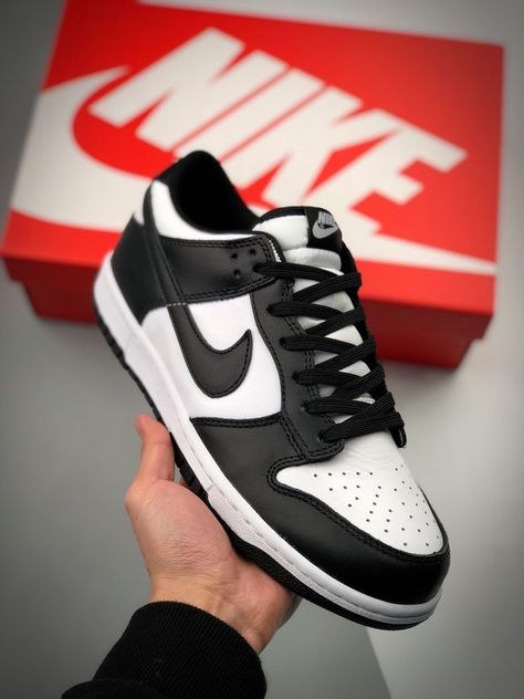 Jordan Dunk, Best Shoes For Men, Womens Jordans, Cute Nikes, Best Running Shoes, Mens Nike Shoes, White Nike, Sneakers Men Fashion, Dream Shoes