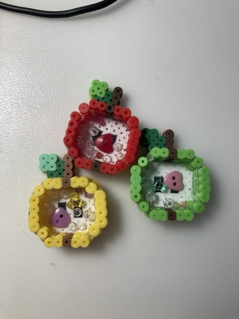 Perler Bead Shaker, Perler Shaker, Apple Perler Beads, Melting Beads Ideas, Perler Food, Kandi Perler, Kandi Inspo, Perler Creations, Pixel Beads