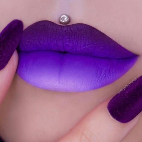 Lip Artwork, Make Up Diy, Drag Make-up, Lip Art Makeup, Alat Makeup, Lips Art, Purple Lips, Purple Lipstick, Ombre Lips