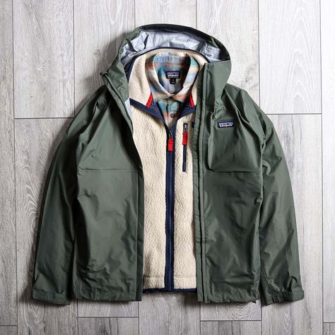 Patagonia Torrentshell 3L Jacket Industrial Green, Patagonia Torrentshell, Adventure Trip, Winter Inspired, Outfit Check, Winter Outfit Inspiration, Just Style, Summer Adventures, Flannel Shirt