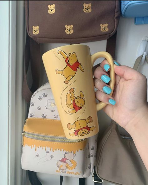 Winnie The Pooh Decor, Disney Coffee Mugs, Disney Cups, Classic Pooh, Cute Winnie The Pooh, Disney Home Decor, Disney Mugs, Pretty Mugs, Disney Vintage