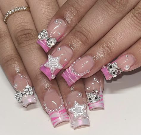 Kawaii Y2k Nails, Y2k Hello Kitty Nails Short, Hello Kitty Y2k Nails, Short Kawaii Nails, Pink Y2k Nails, Kitty Nails, Punk Nails, Hard Nails, Girly Acrylic