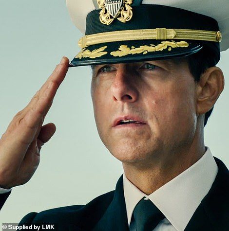 With the release of Top Gun: Maverick, plenty of pictures of action-man Tom Cruise can be seen to look very similar to Prince William back when he was a real helicopter pilot. Tomcruise Topgun, Pete Mitchell Maverick, V Prince, Tom Cruise Movies, Helicopter Pilot, Happy Veterans Day, Cruise Pictures, Film Icon, Val Kilmer