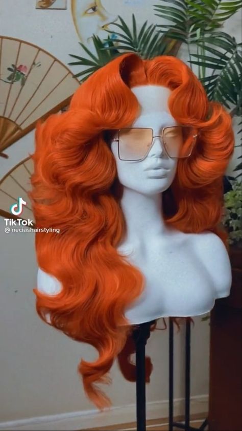 Cool Wigs For Women, Different Long Hairstyles, 70s Wigs For Women, Drag Outfits Fashion, Drag Wigs Styling, Drag Hairstyles, Wig Aesthetics, Wigs Aesthetics, Unique Wigs