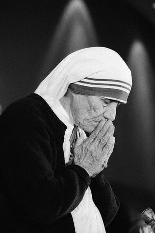 Mother Teresa Pictures, Mother Teresa Photos, Saint Teresa Of Calcutta, Very Important Person, Mother Teresa Quotes, Mother Pictures, Saint Teresa, Mother Teresa, Ideas Quotes