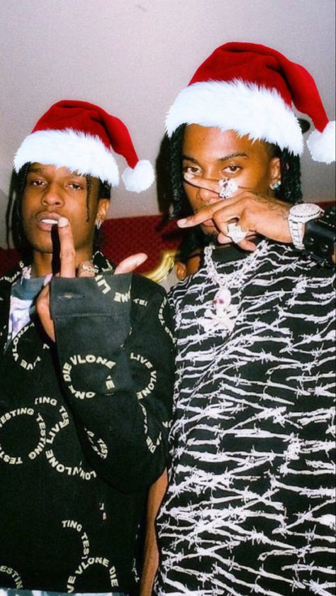 Rapper Christmas Wallpaper, Christmas Carti Pfp, Rappers Christmas, Christmas Rappers Aesthetic, Dtb4l Wallpaper, Travis Scott Christmas, Rapper Christmas, Playboi Carti Christmas, Christmas Rappers