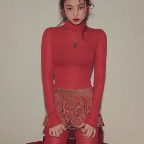 random photo dump 😻 Jennie Kim Blackpink, Jennie Lisa, Jennie Kim, Red Outfit, Vogue Fashion, Blackpink Fashion, Kpop Fashion, Blackpink Jennie, Photo Dump