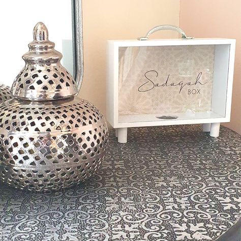 Sadaqah Jar, Sadaqah Jariyah, Islamic Aesthetics, Ramadan Ideas, Islamic Books For Kids, Islamic Store, Ramadan Celebration, Being Rich, Eid Ramadan