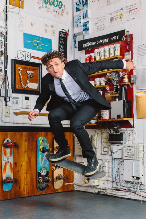 Casey Neistat Office, Youtube Backdrops, Casey Neistat, Filmmaking Inspiration, Fun Photoshoot, Business Portrait, Trendy Home, Creative Portraits, Studio Space