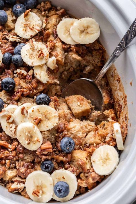 Vegan Syrup, Crockpot French Toast Casserole, Crock Pot French Toast, Vegan Crock Pot, Casserole Slow Cooker, Crockpot French Toast, Best Vegan Breakfast, Vegan French Toast, Toast Casserole