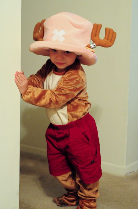 This is actually MY 3 year old as Tony Tony Chopper this past Halloween. ^_^ She loved it! One Piece Birthdays, Family Cosplay, One Piece Chopper, Tony Tony Chopper, One Piece Cosplay, Tony Chopper, One Piece 1, Amazing Cosplay, Dancing Queen