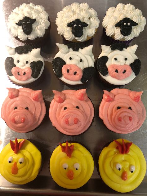 Farm Themed Cupcake Cakes, Cupcake Farm Animals, Hay Bale Cupcakes, Two Year Old Birthday Cupcakes, Oink Baa Moo Im Two Cupcakes, Farm Themed Birthday Cupcakes, Farm Theme Cupcakes Barnyard Party, Easy Farm Cupcakes, Diy Farm Cupcakes