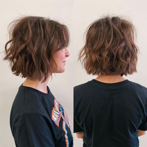 Airy Hair, Short Wavy Haircuts, Short Choppy Haircuts, Wavy Bob Haircuts, Choppy Bob Haircuts, Thick Wavy Hair, Bob Hairstyles For Thick, Wavy Bob Hairstyles, Wavy Haircuts