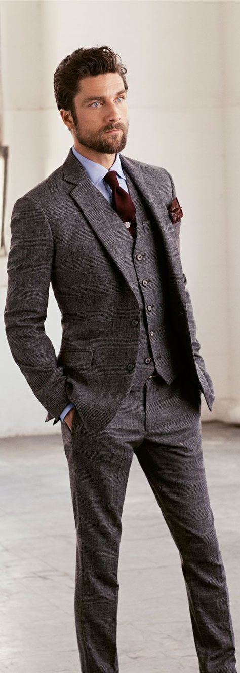 17 Best Winter Wedding Outfits for Men for Guest Wedding Wedding Suits Men Grey, Grey Suit Wedding, Vintage Groom, Winter Wedding Outfits, A Man In A Suit, Man In A Suit, Slim Fit Blazer, Wedding Outfit Men, Hipster Man