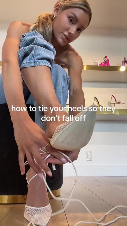 How To Tie Shoes, Tie Heels, How To Tie Ribbon, Tie Up Heels, Aesthetic Dress, Tie Wrap, Wrap Heels, Diy Ribbon, Lace Up Heels