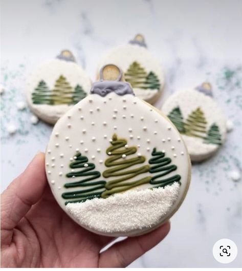 Winter Wonderland Cookies, Wonderland Cookies, Cookie With Royal Icing, Iced Christmas Cookies, Wet On Wet Technique, Gingerbread House Ideas, Christmas Sugar Cookies Decorated, Sanding Sugar, Cute Christmas Cookies