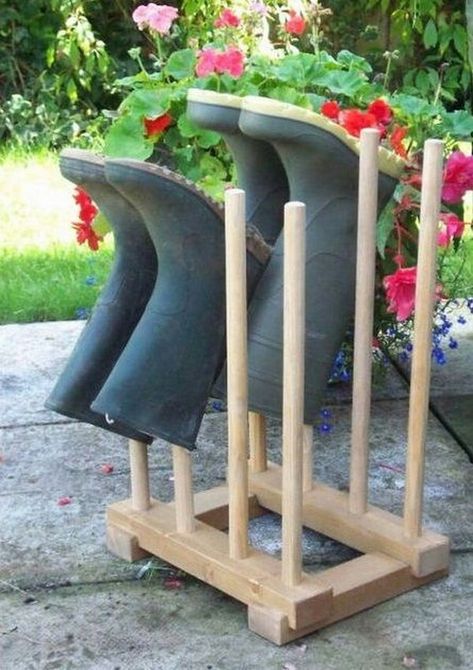 Boot Rack, Boot Storage, Garden Projects, Handmade Wooden, Diy Garden, Wood Diy, Home Projects, Wood Crafts, Wood Projects