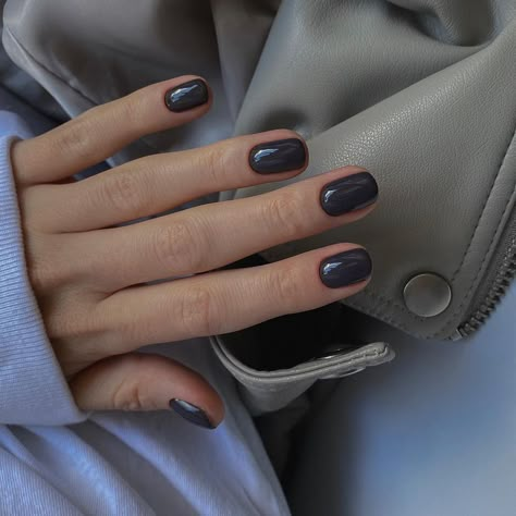 Dark Nails Ideas Short, Short Nails Grey, Square Nails Blue, Grey Manicure, Dark Grey Nails, Classy Short Nails, Blue Press On Nails, Blue And Silver Nails, Fall Nail Trends