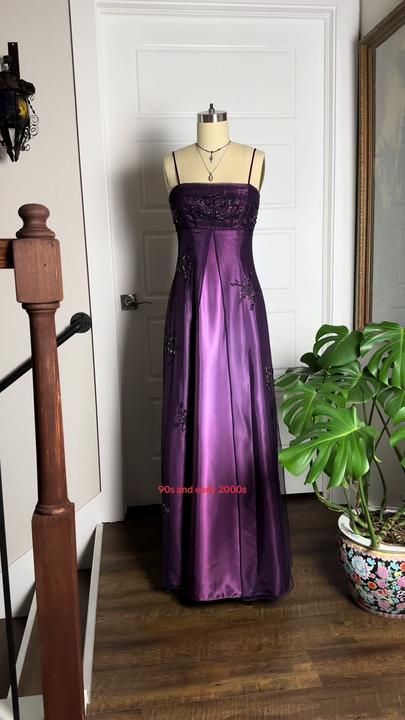 Vintage Prom Dresses 90s, 2000s Dresses, 90s Formal Dress, Early 2000s Dresses, 2000s Prom Dress, 2000s Prom, Dresses 90s, Farewell Dresses, 90s Prom Dress