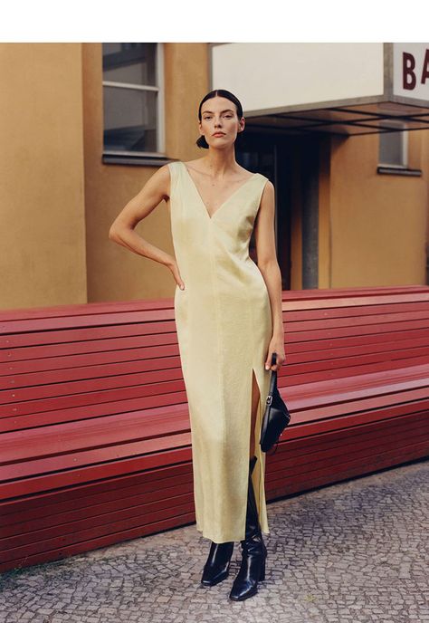 Discover MASSIMO DUTTI Fall Winter 2022 Up Date Collection - DSCENE Minimalism Clothes, Fashion Shooting, Mode Editorials, Up Date, Nyc Life, Camisole Dress, Minimal Aesthetic, Dress With Tie, Street Photo