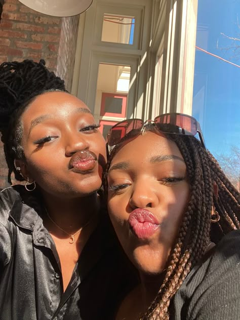 Black Sisters Aesthetic, Black Best Friend Goals, Black Best Friends, Go Best Friend, Best Friend Outfits, Black Femininity, Best Friends Aesthetic, Best Friend Photos, Cute Friend Pictures