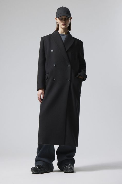 Alex Oversized Wool Blend Coat - Black - Weekday GB Swedish Street Style, Versace Style, Autumn Trends, Longline Coat, Jeans Look, Autumn Winter 2024, Classic Coats, My Style Fashion, 2024 Trends