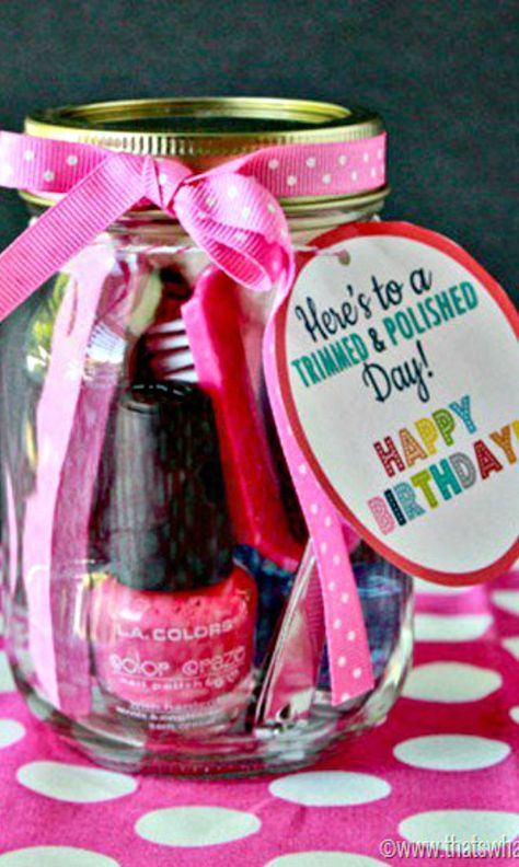 Manicure in a Jar Gift Idea and FREE Printable Birthday Tag Diy Gifts Sister, Inexpensive Birthday Gifts, Birthday Tags Printable, Mason Jar Christmas Gifts, Birthday Gift Baskets, Christmas Mason Jars, Mason Jar Gifts, Christmas Jars, Birthday Gifts For Sister